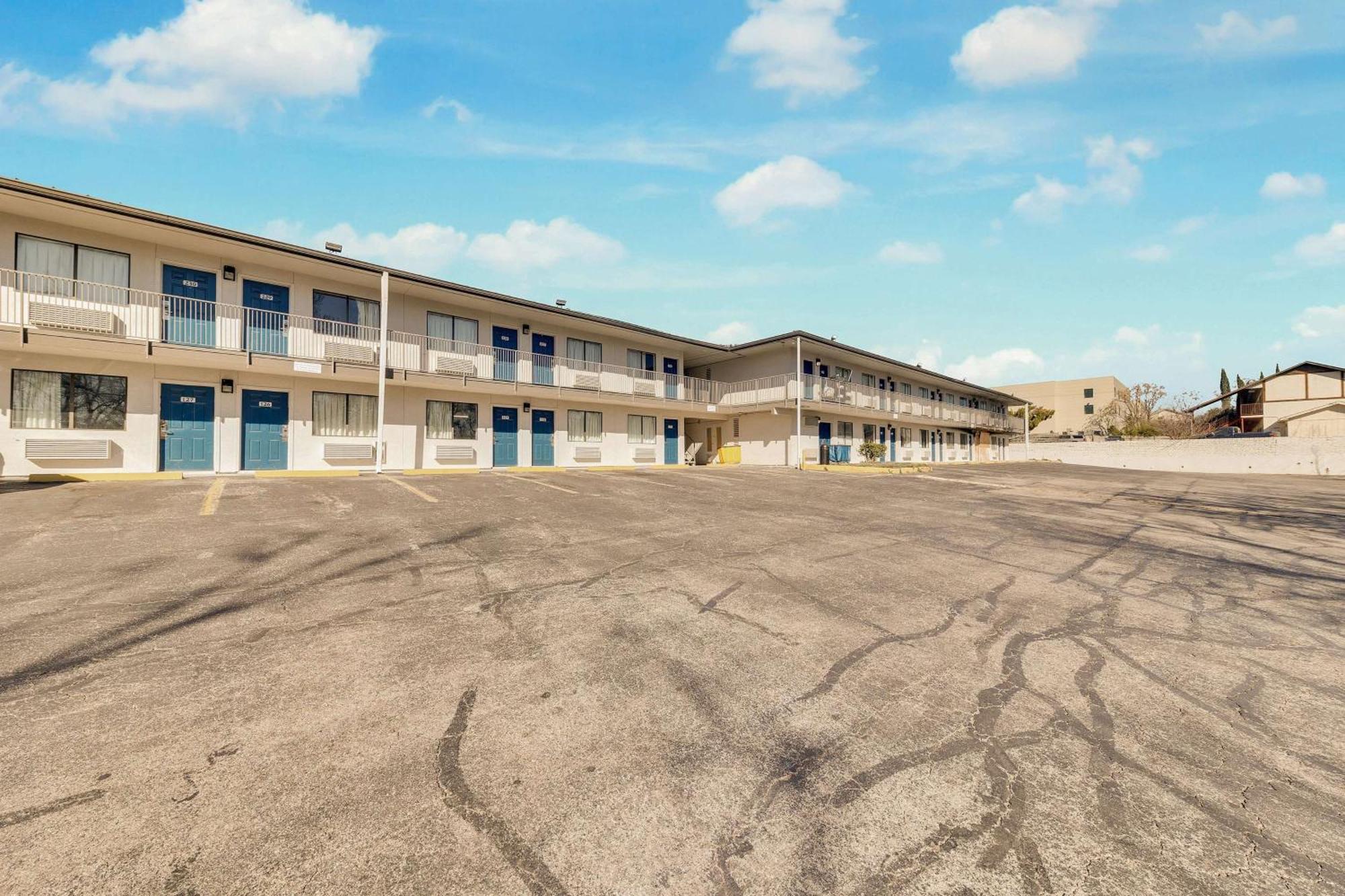 Motel 6-Austin, Tx - Airport - South Ngoại thất bức ảnh
